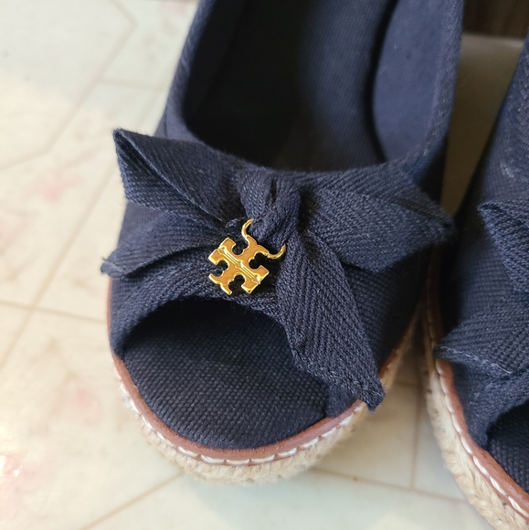 EUC ✨️ Tory Burch Jackie Bow Espadrille Peep-toe Wedges Size 6.5 - Picture 5 of 11